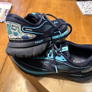 Brooks Trace 2 Healthcare Edition Sneakers